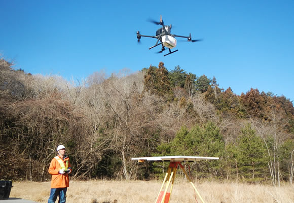 地形測量の様子